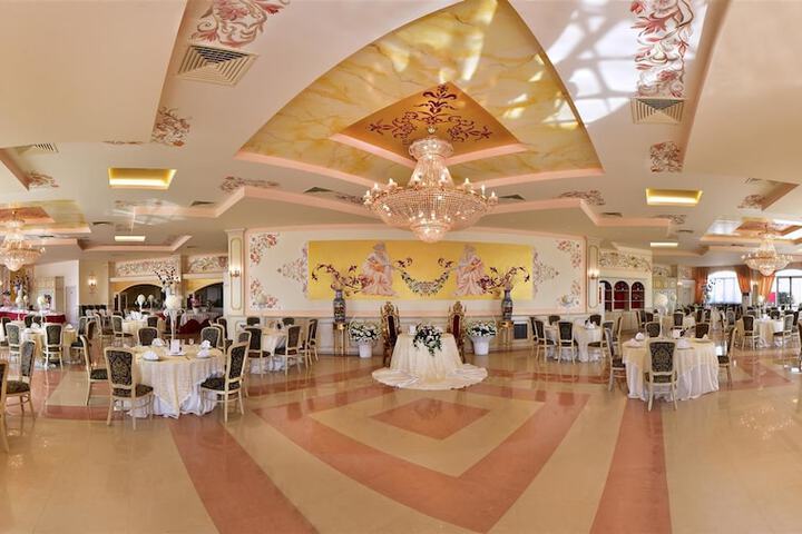 Ballroom/Hall 34 of 52