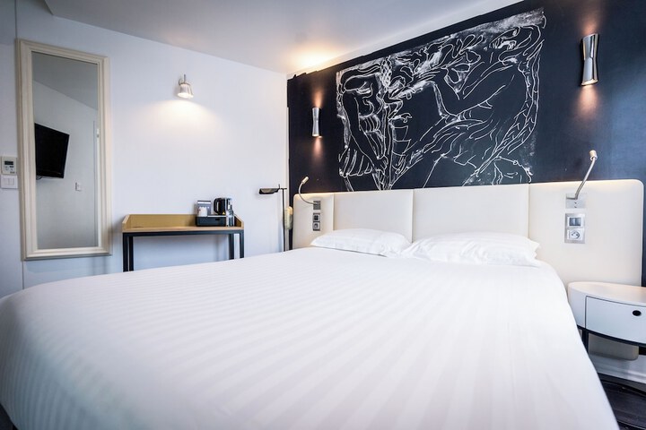 Room 42 of 109