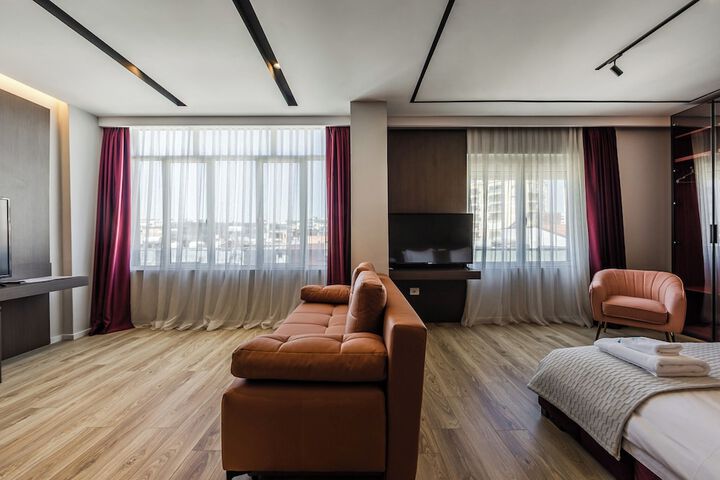 Room 70 of 171