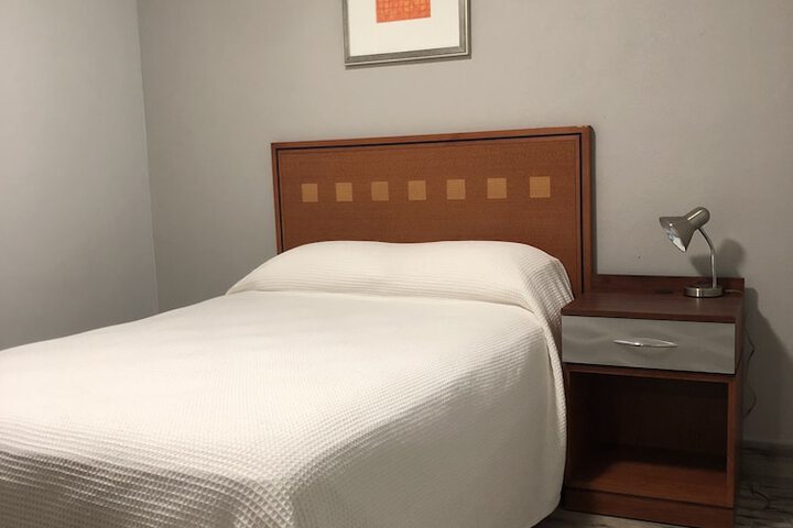 1 King Bed (3 of 12)