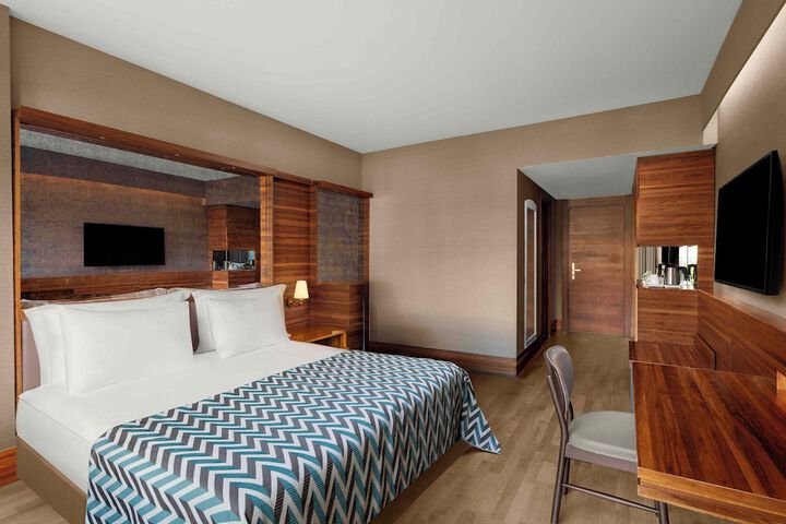 Room 30 of 203