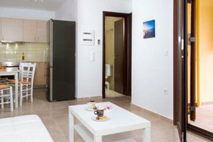 Room 6 of 10