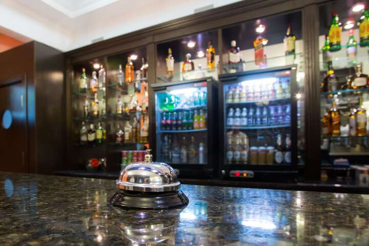 Lounge 95 of 148