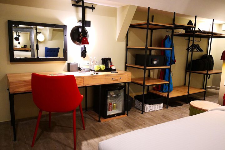 Room 17 of 91