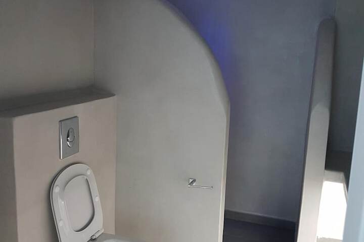 Room 37 of 47