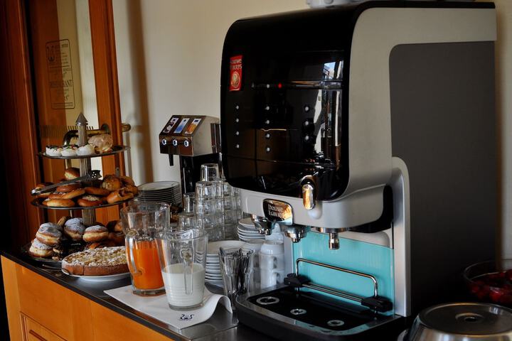 Breakfast/Coffee Service 67 of 101