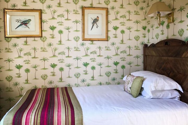 Room 4 of 86