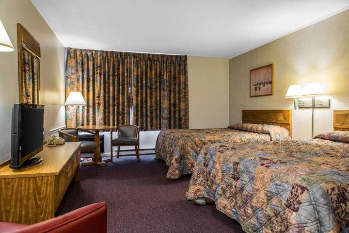 1 Queen Bed Efficiency (9 of 20)