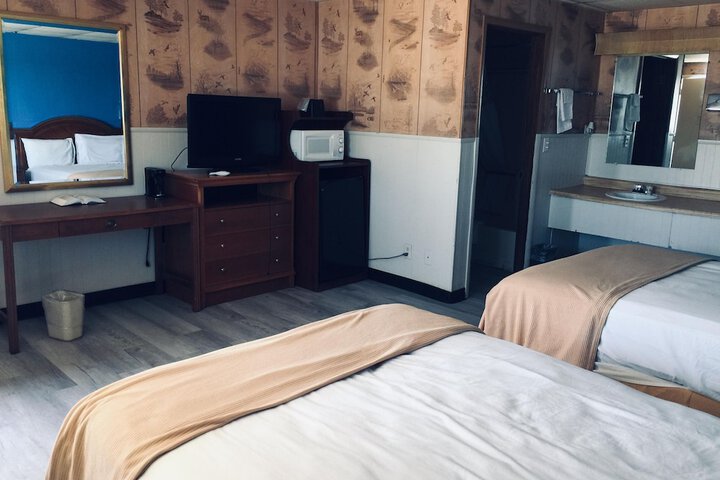Room 7 of 19