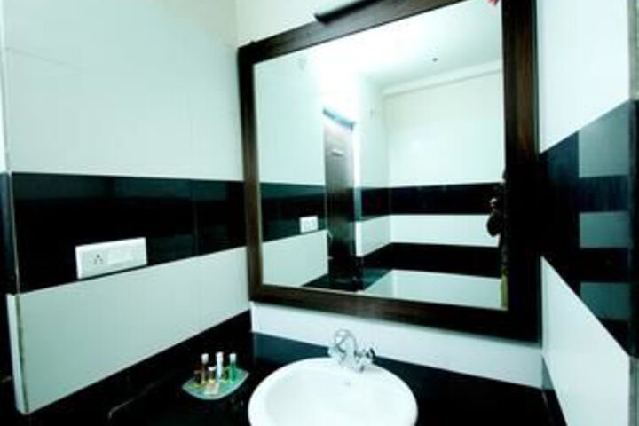 Room 3 of 26