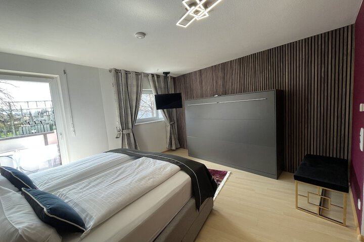 Room 7 of 19