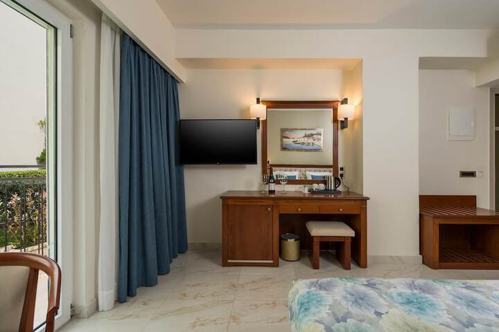 Room 51 of 340