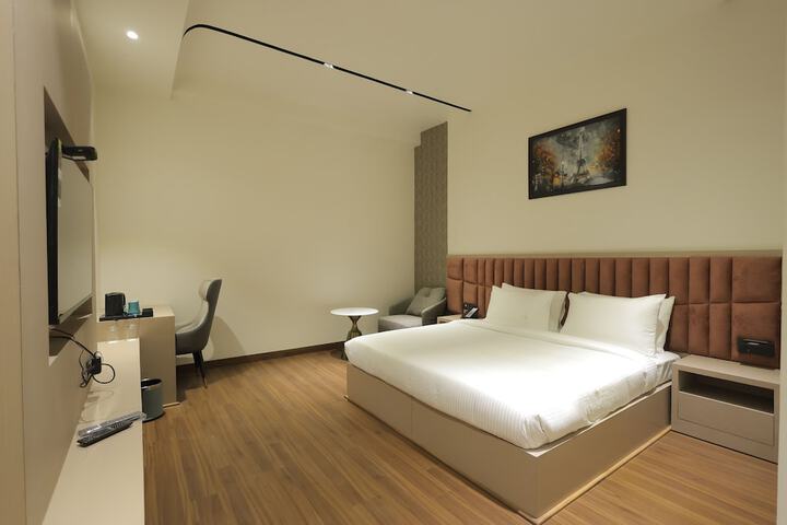 Room 2 of 56