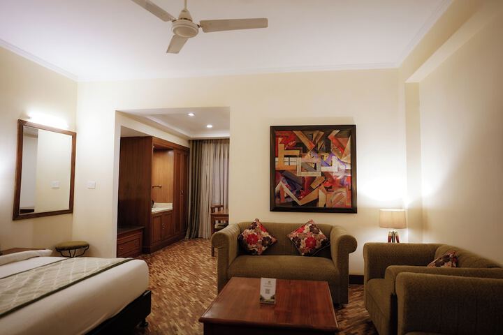 Room 32 of 113