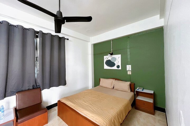 Room 16 of 27