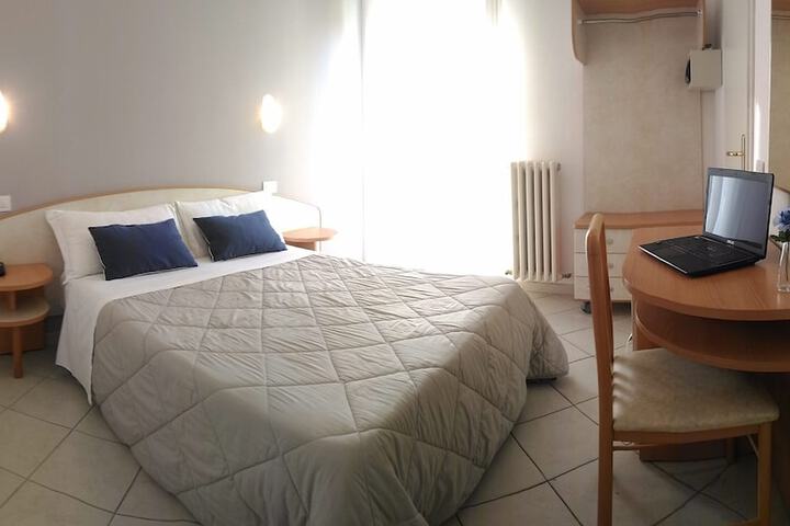 Room 9 of 52
