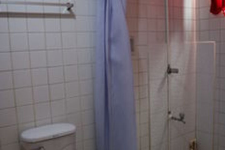 Room 3 of 27