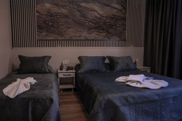 Room 8 of 43
