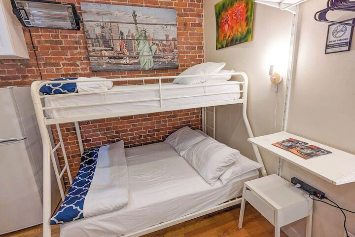 Room 85 of 268