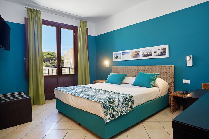 Room 16 of 27