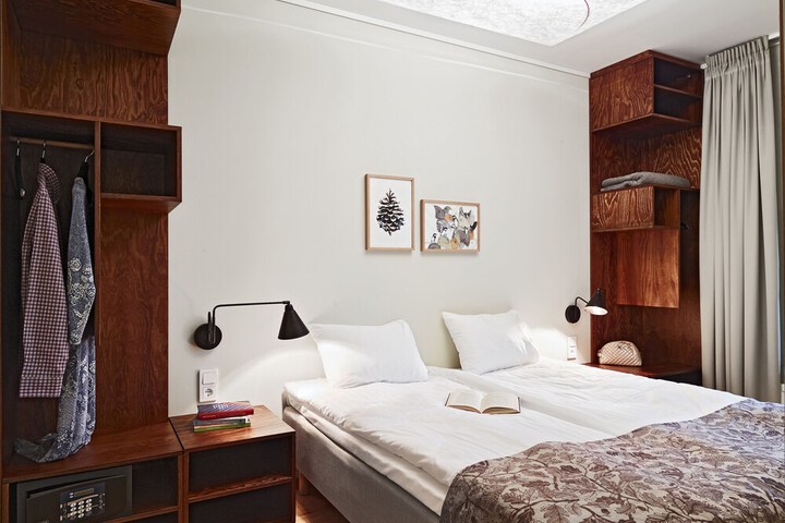 Room 4 of 36