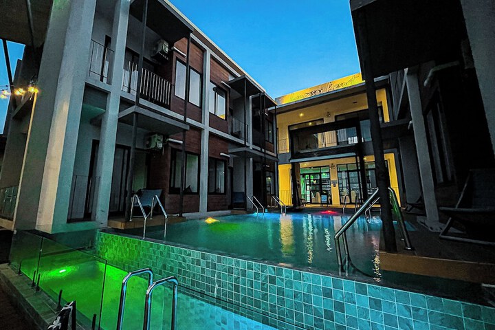 Pool 48 of 113