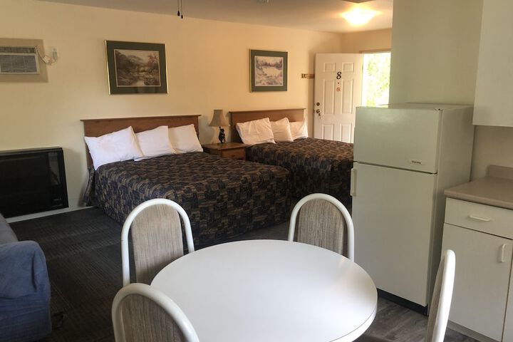 Room 28 of 69