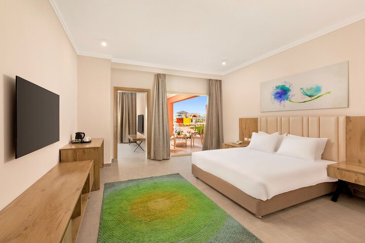 Room 9 of 208