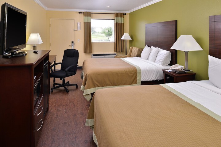 1 King Bed (2 of 3)