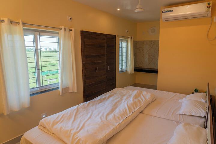Room 4 of 17