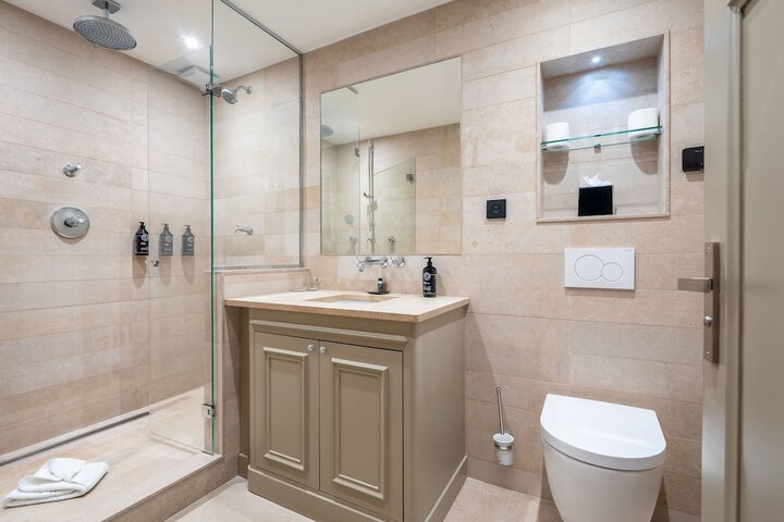 Clean Restrooms