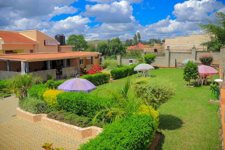Jatheo Hotel Rwentondo