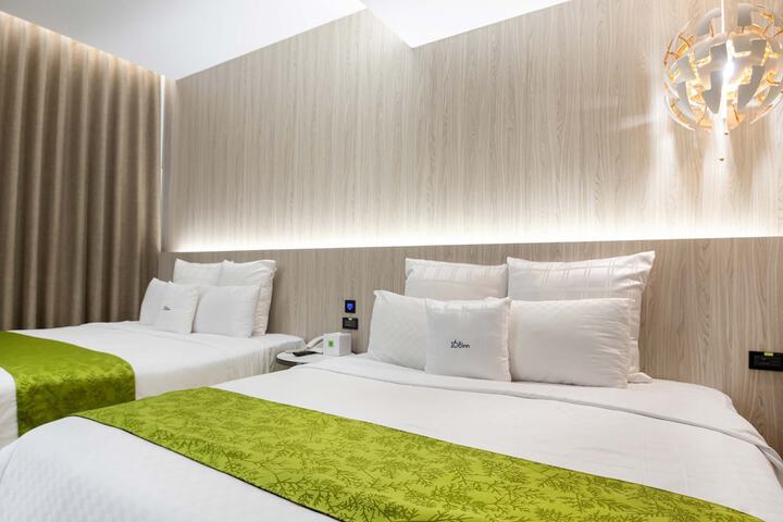 Room 13 of 37