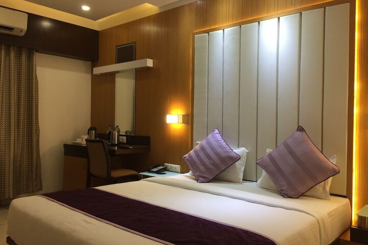 Room 6 of 56