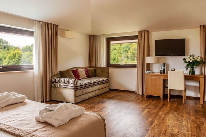 Room 42 of 158