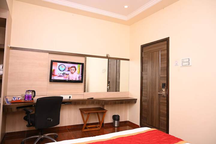 Room 10 of 19