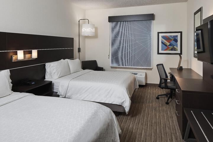 Double Accessible Queen Size Bed (2 of 4)