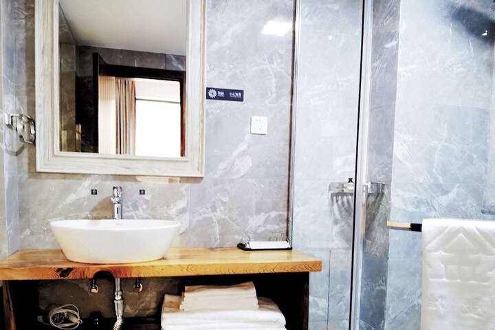 Room 84 of 170