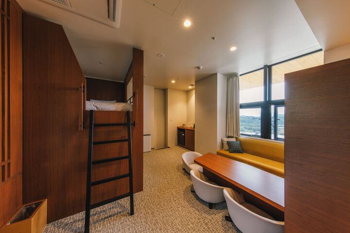 Room 44 of 117