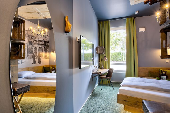 Room 14 of 38