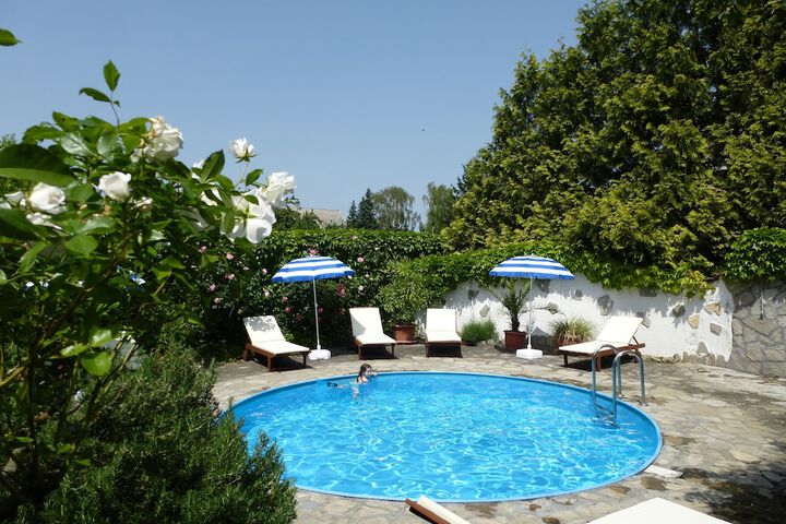 Pool 54 of 96