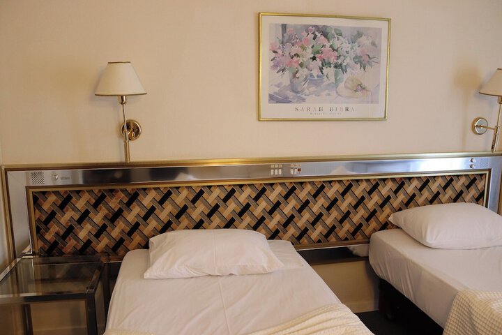 Room 86 of 261