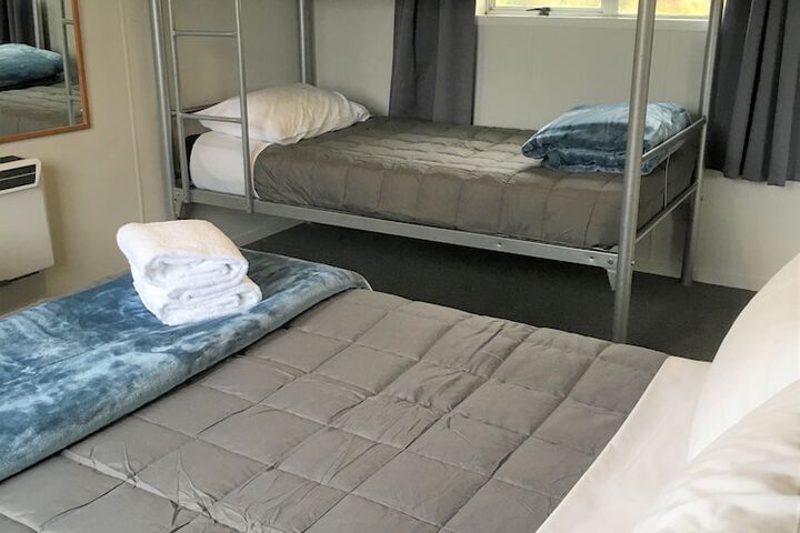 Room 13 of 83