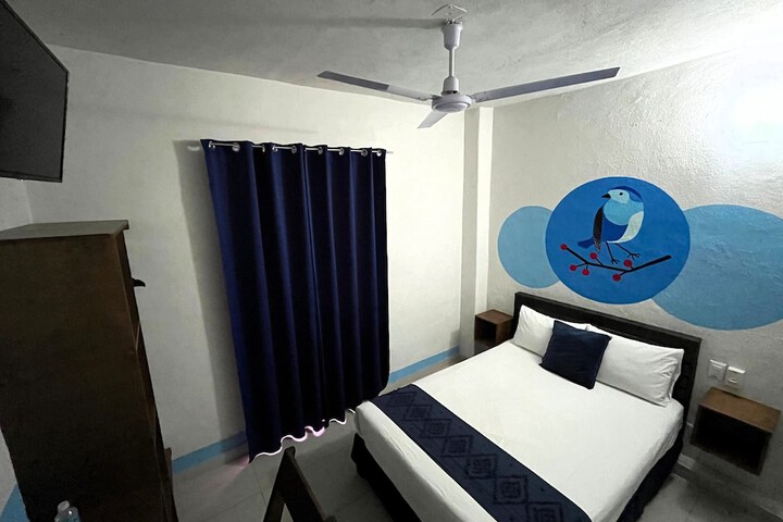 Room 6 of 33
