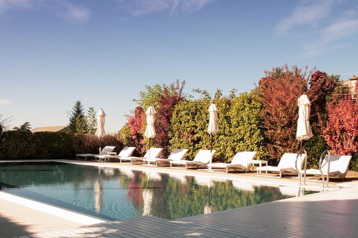 Pool 37 of 64