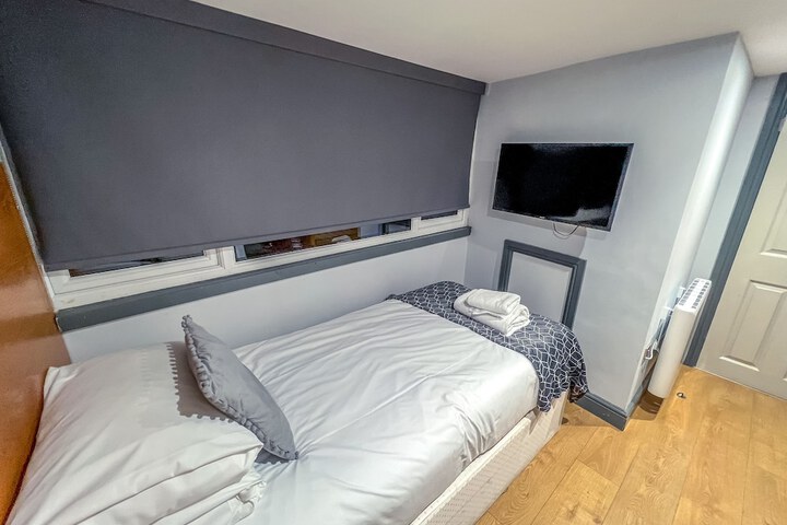 Room 14 of 48