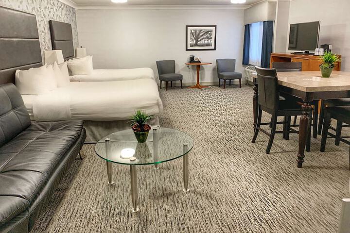 Room 6 of 39
