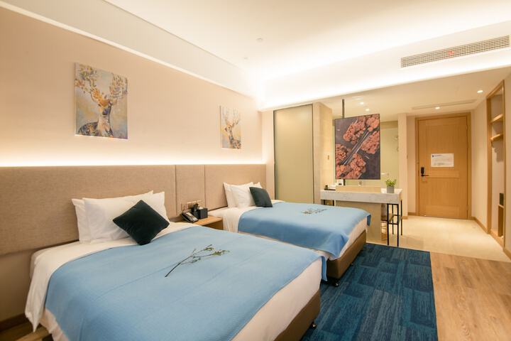 Room 14 of 73