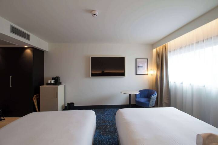 Room 50 of 153