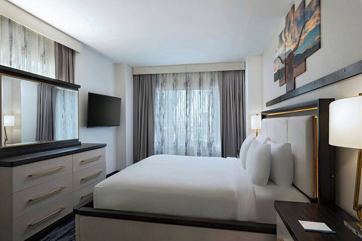 Room 22 of 48